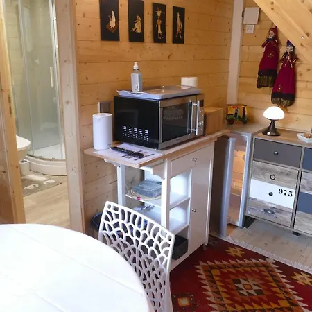 Les Quatre Vents Bed & Breakfast 4*