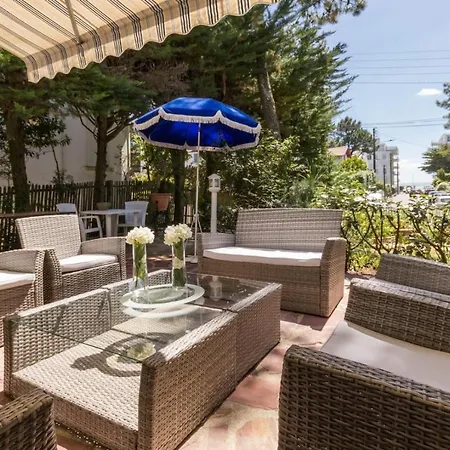 Les Quatre Vents Bed & Breakfast 4*