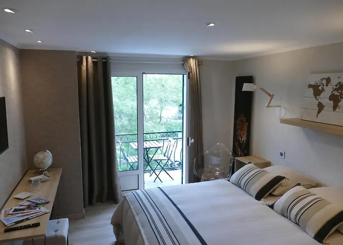 Les Quatre Vents Bed & Breakfast 4*