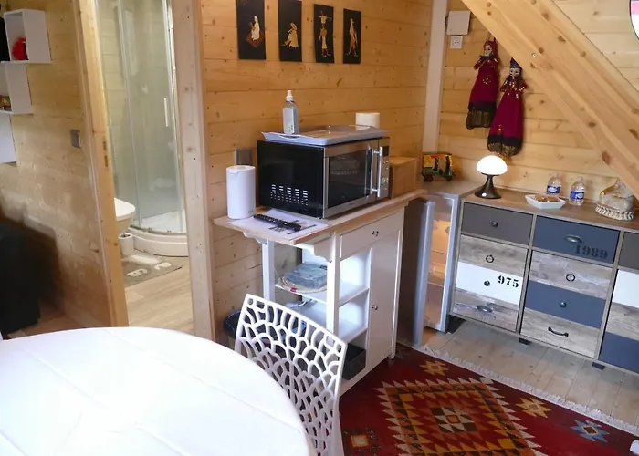 Les Quatre Vents Bed & Breakfast 4*